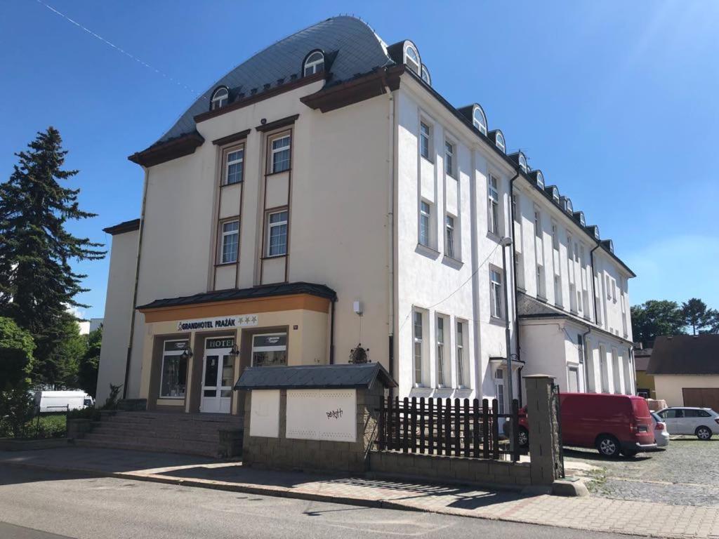 Grandhotel Nový Bor Exterior foto